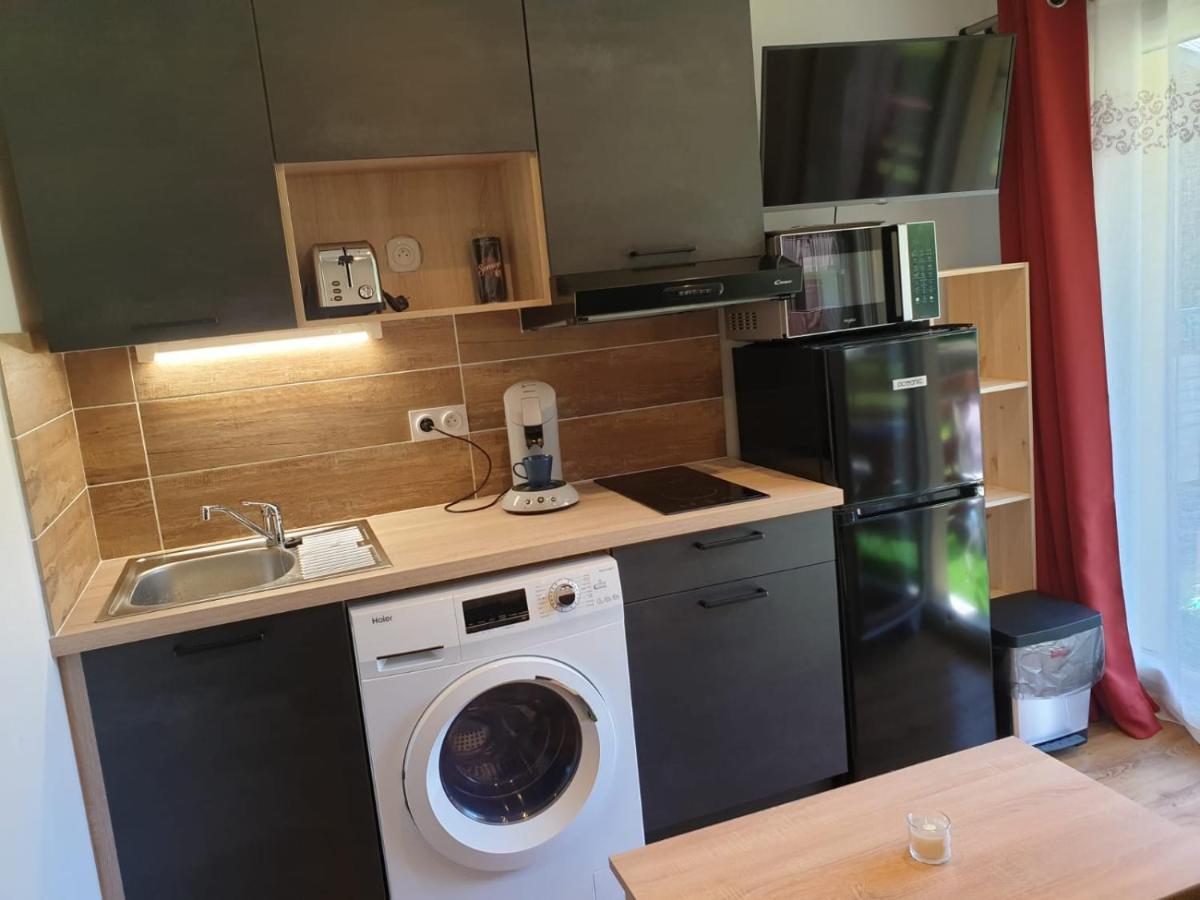 Le 211,ski et randonnée, lave linge ,parking Bernex Extérieur photo