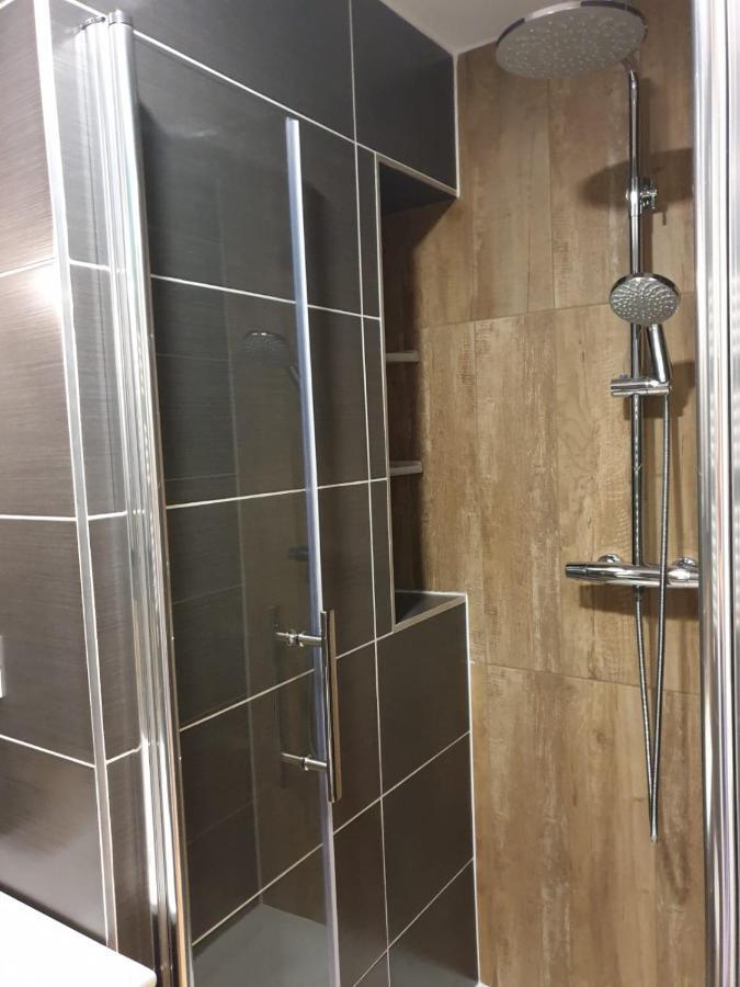 Le 211,ski et randonnée, lave linge ,parking Bernex Extérieur photo
