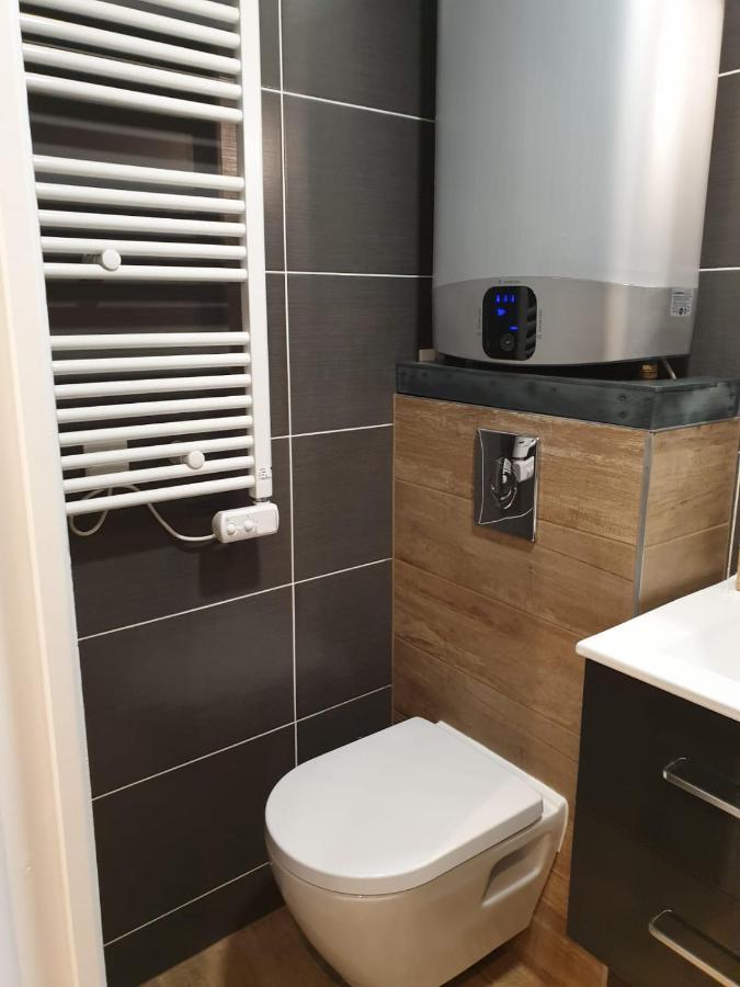Le 211,ski et randonnée, lave linge ,parking Bernex Extérieur photo